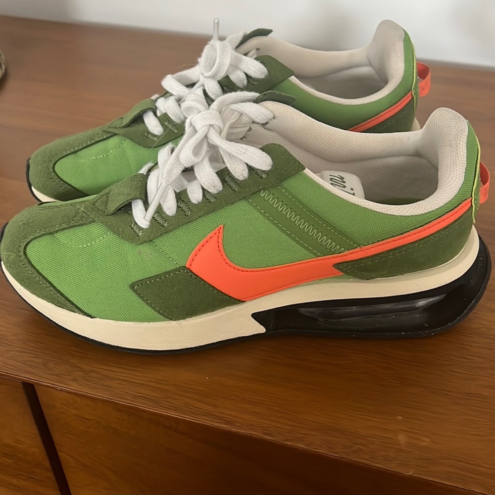 Nike air sneakers